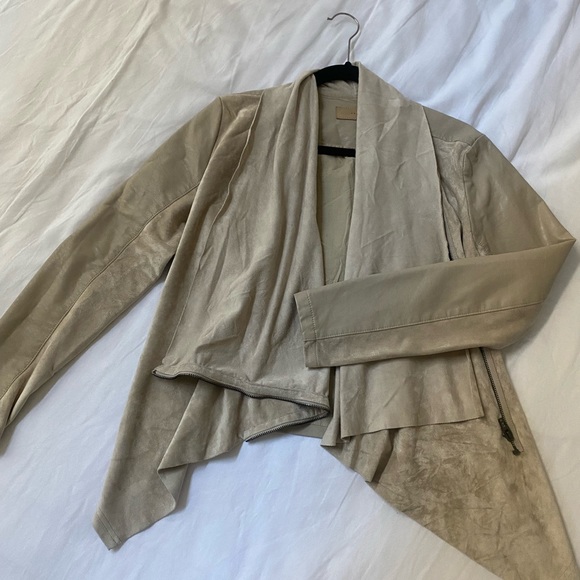 BLANK NYC Tan Faux Leather and Suede Jacket. - Picture 2 of 3